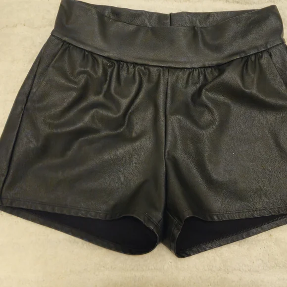 Commando Faux Leather Jogger Shorts